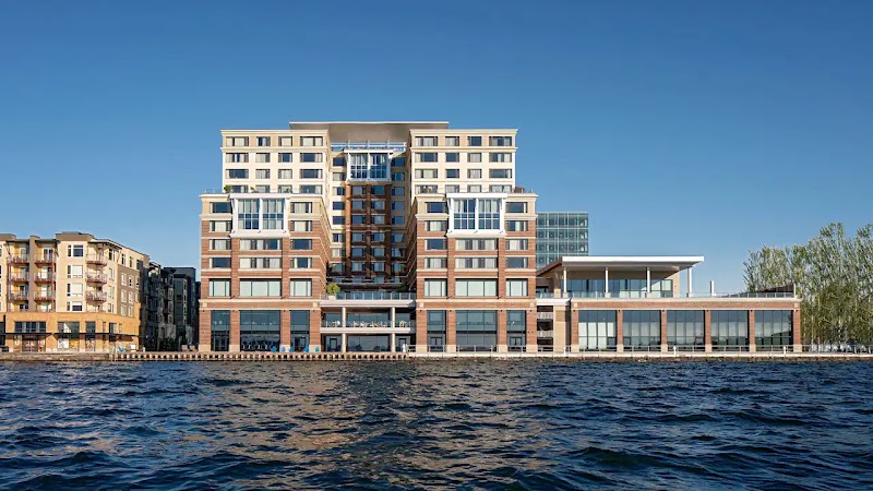 Hyatt Regency Lake Washington at Seattle's Southport Vending Machine Location
