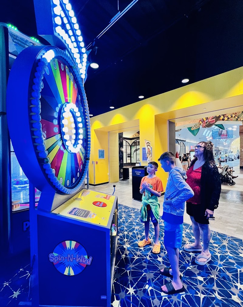 Round1 Bowling & Arcade - Tucson Vending Machine Location