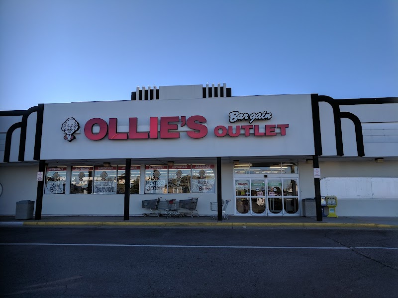 Regency Hilltop Shopping Center Vending Machine Location