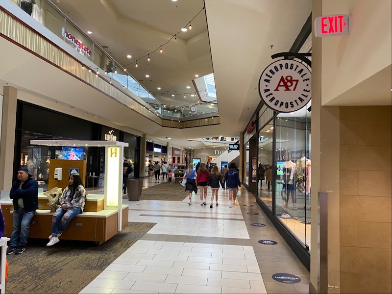 Hamilton Place Vending Machine Location