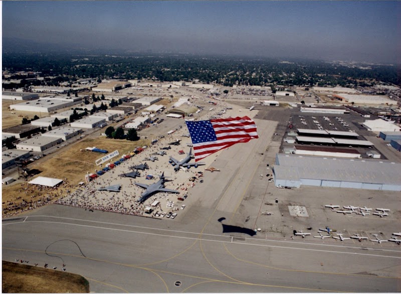 Van Nuys Airport Vending Machine Location