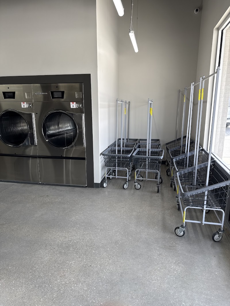 Bubbles Laundromat / Lavanderia Vending Machine Location