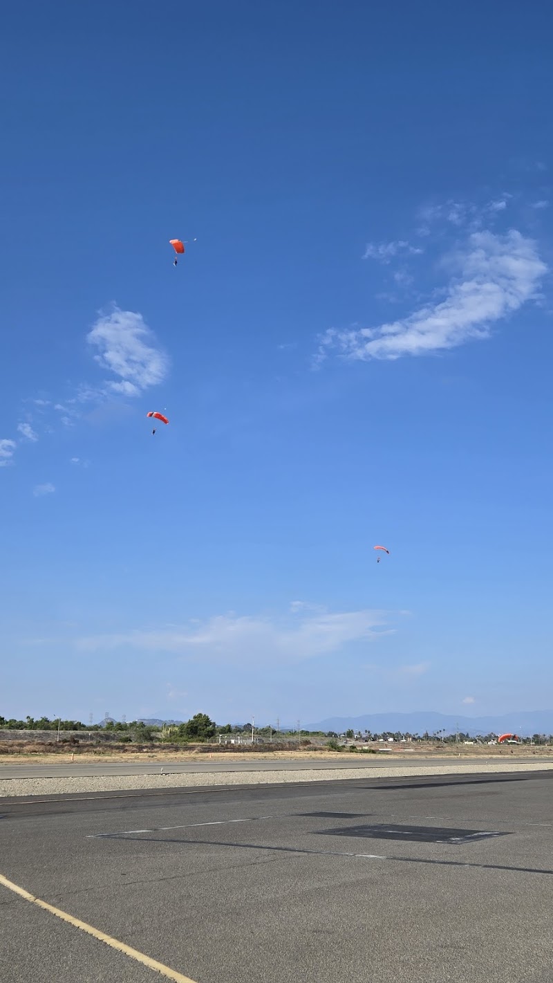 Oceanside Municipal Airport - OKB - CTAF 122.725 Vending Machine Location