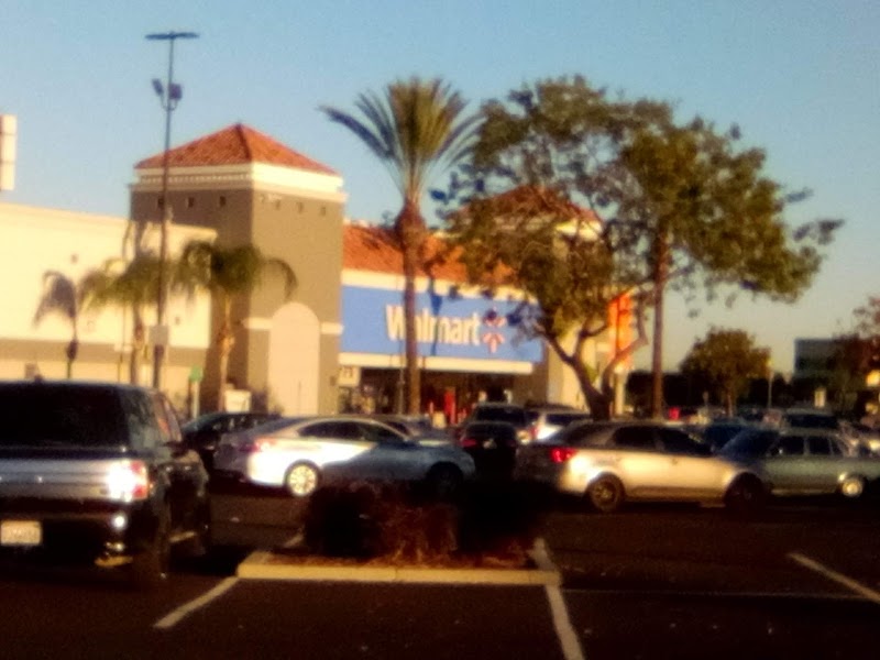 Pomona Ranch Plaza Vending Machine Location