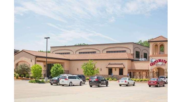 Ramada by Wyndham Des Moines Tropics Resort & Conference Ctr Vending Machine Location