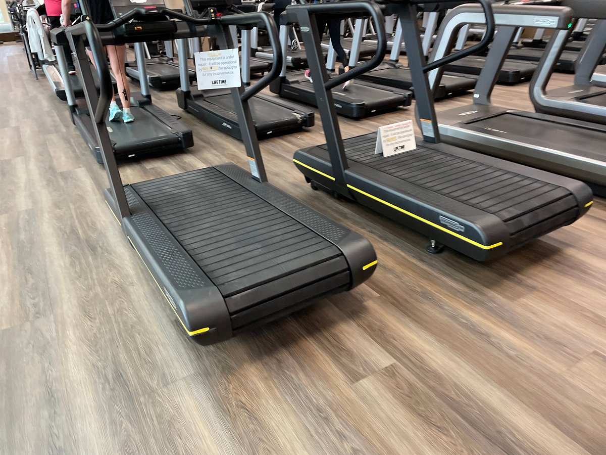 Life Time Fitness Memorial City — Main Floor Vending Machine Location