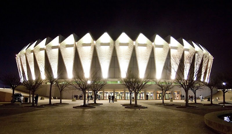 Hampton Coliseum Vending Machine Location