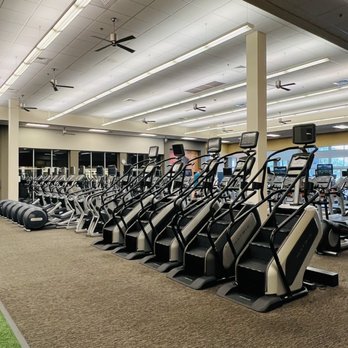 24 Hour Fitness Fort Worth Hulen — Main Floor Vending Machine Location