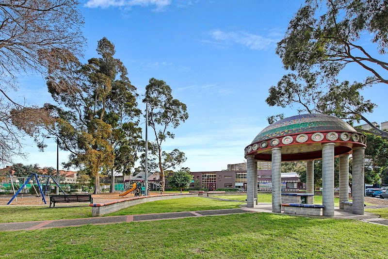 North Melbourne Community Centre Vending Machine Location