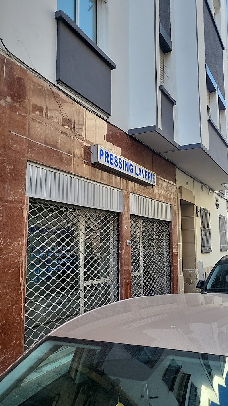 Pressing Laverie Vending Machine Location
