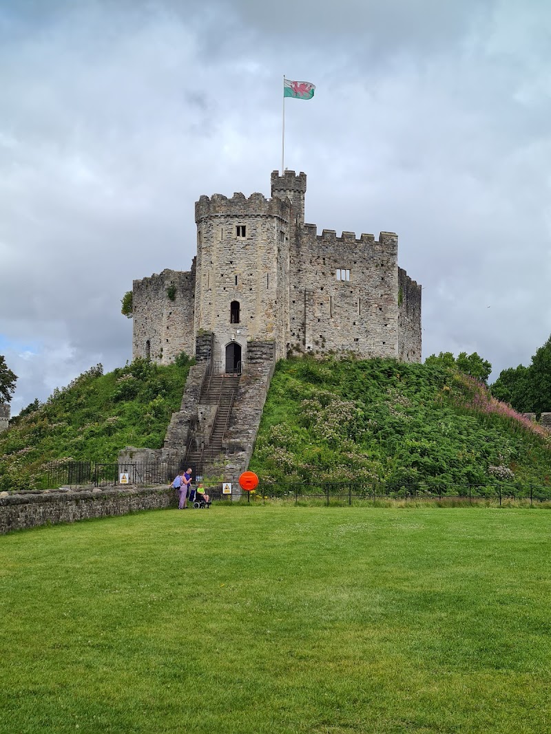 Firing Line Cardiff Castle Museum of the Welsh Soldier Vending Machine Location