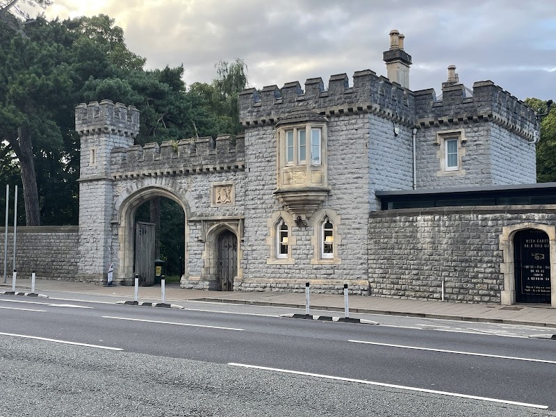 Cardiff Bridge KQ Vending Machine Location