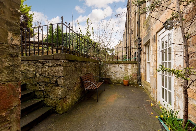 Southside Apartments by Destination Edinburgh - BOOK DIRECT for BEST RATES. Vending Machine Location