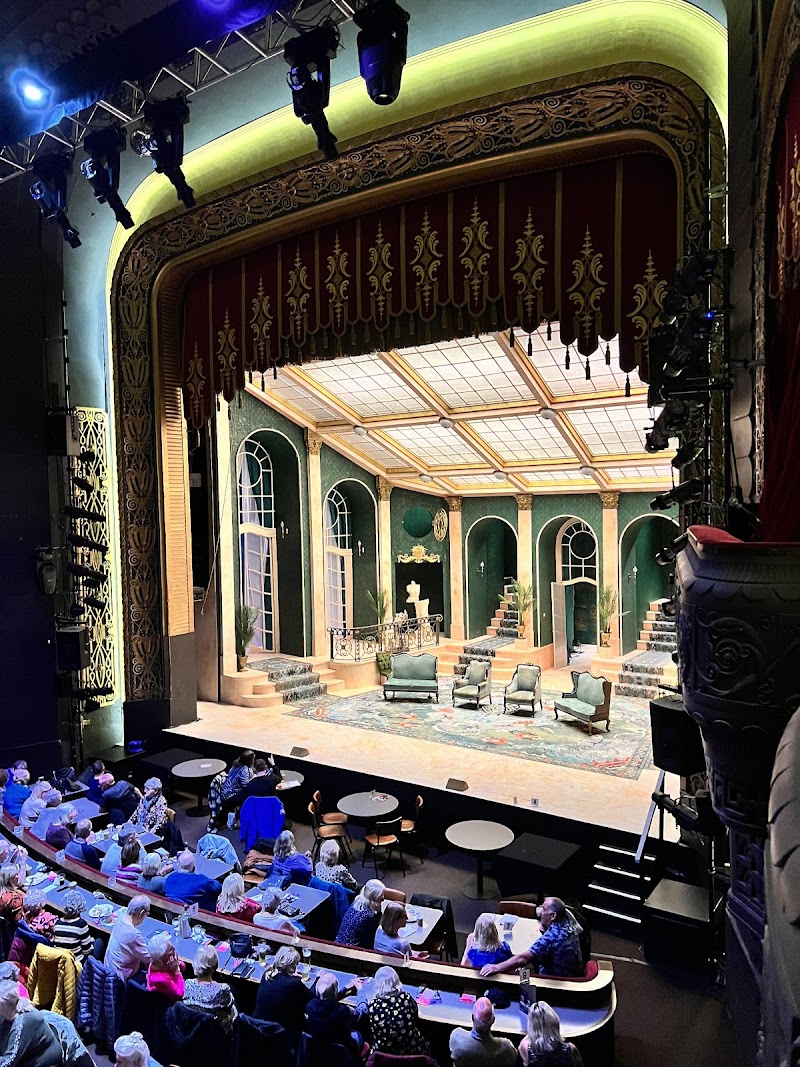 Royal Court Theatre Vending Machine Location