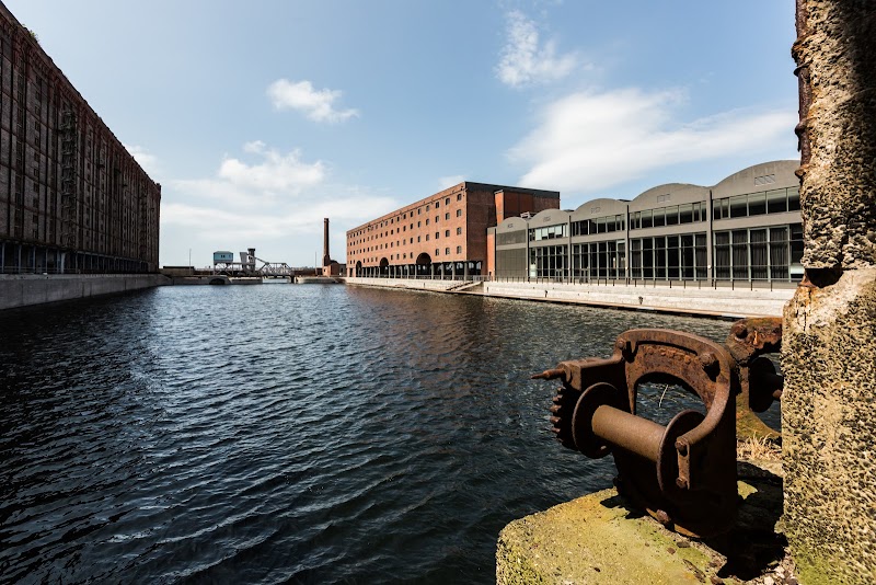 Titanic Hotel Liverpool – Stanley Dock Vending Machine Location