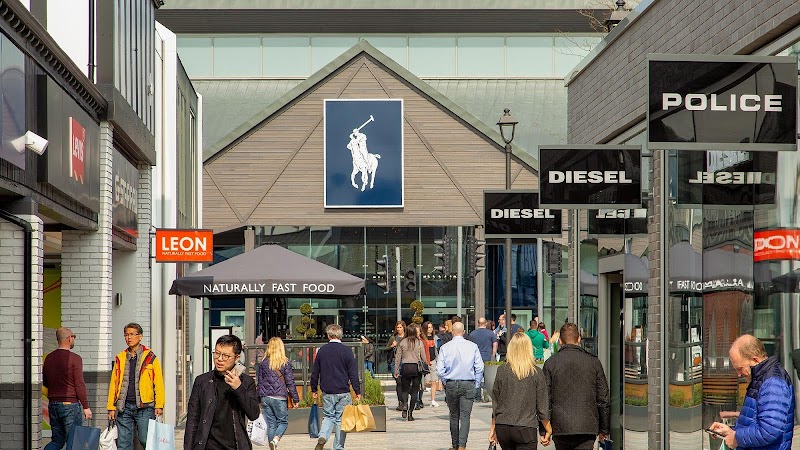 Designer Outlet Cheshire Oaks Vending Machine Location