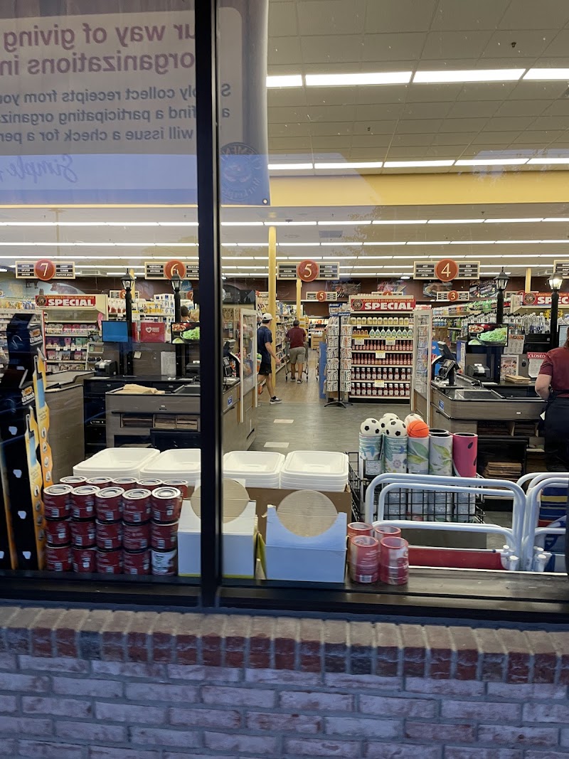 Clements' Marketplace - Manomet, MA Vending Machine Location
