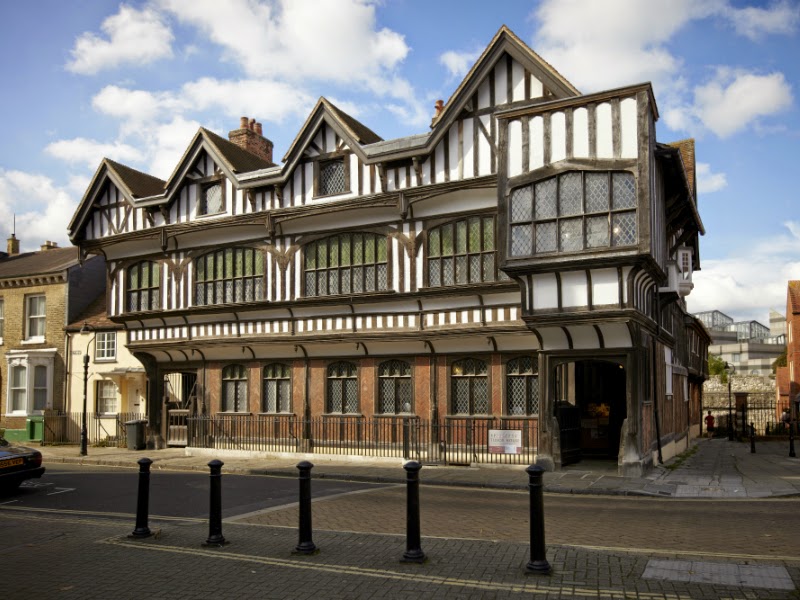 Tudor House & Garden Vending Machine Location
