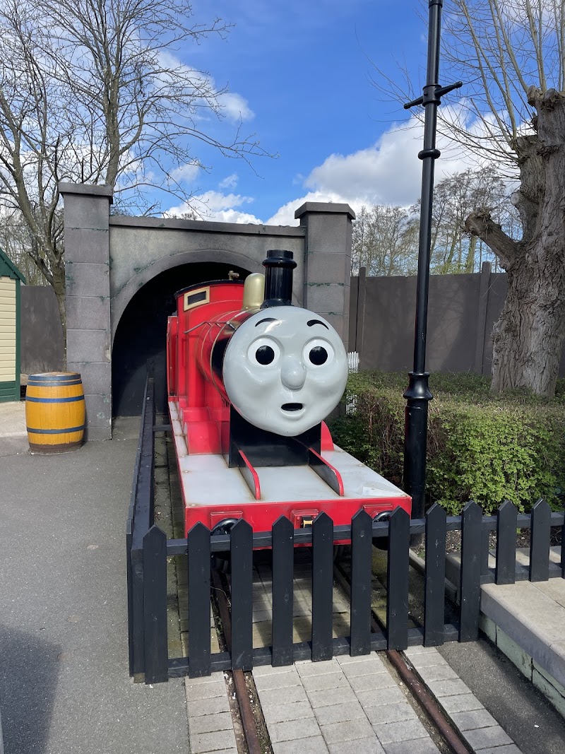 Thomas land Vending Machine Location