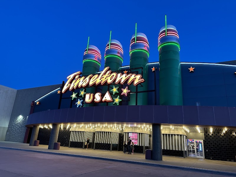 Cinemark Tinseltown Oklahoma City and XD Vending Machine Location