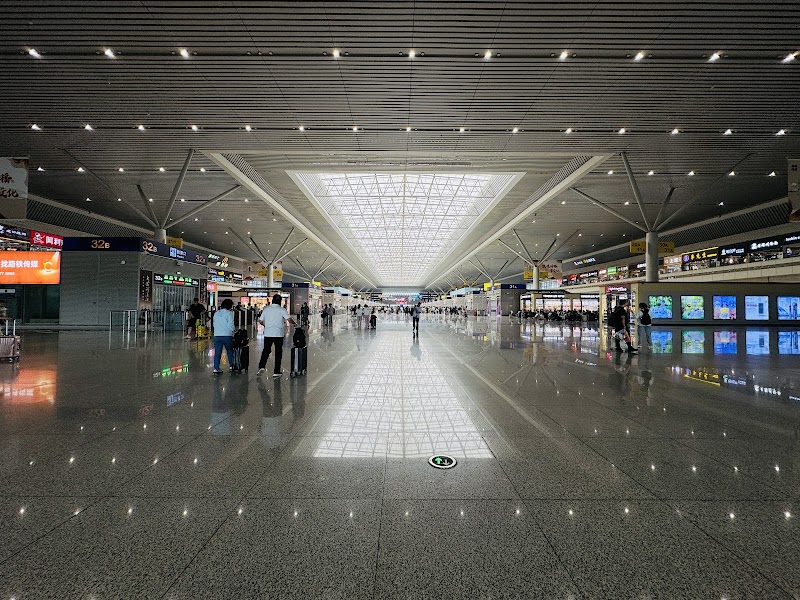 Zhengzhou East Railway Station East Square Vending Machine Location