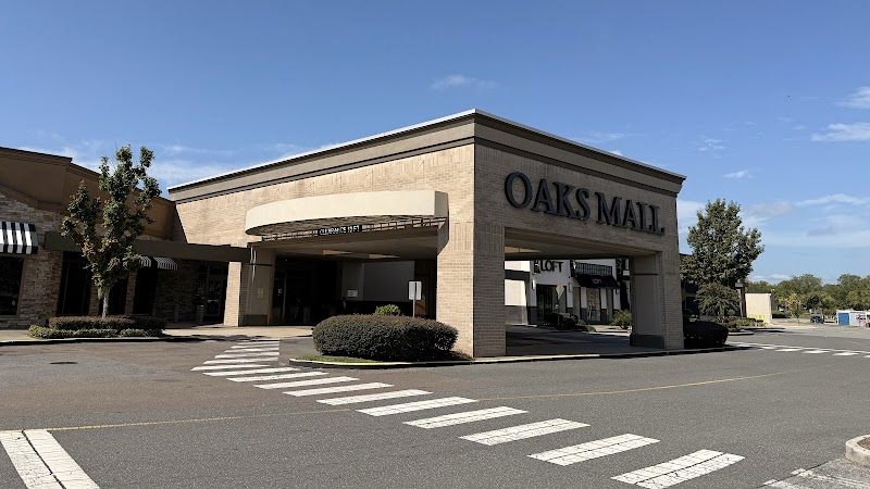 The Oaks Mall Vending Machine Location