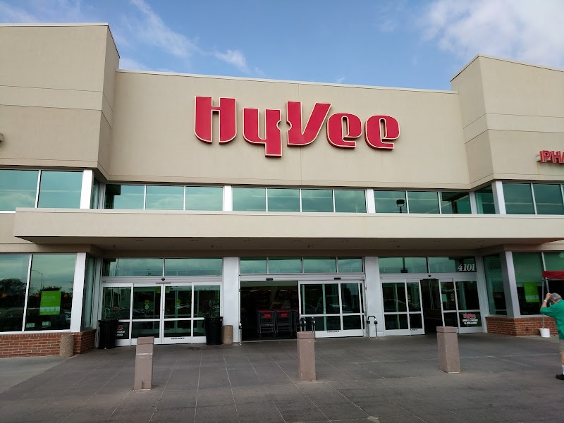 Hy-Vee Grocery Store Vending Machine Location