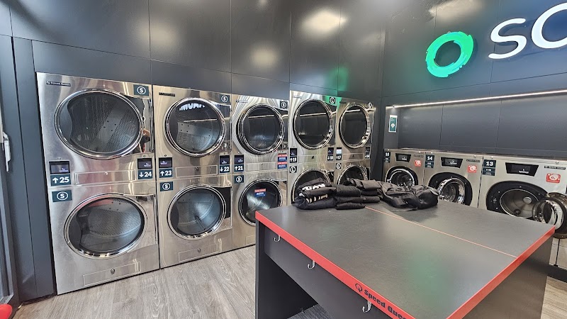 Schleudertraum laundromat Vending Machine Location