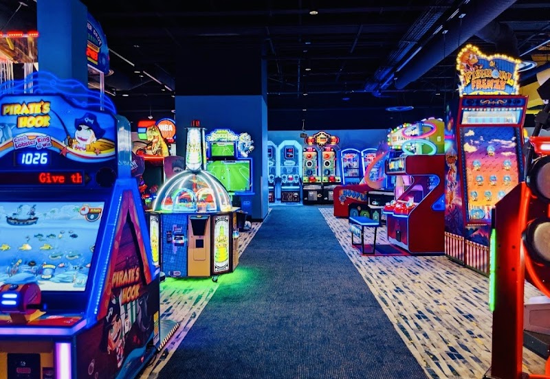 Round1 Bowling & Arcade - Hayward Vending Machine Location