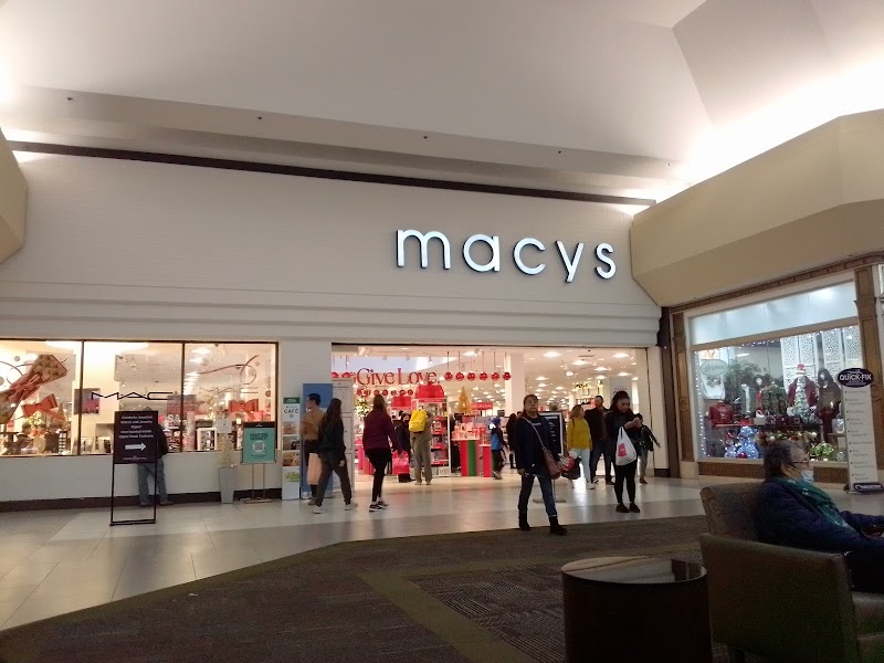 Meadowood Mall Vending Machine Location