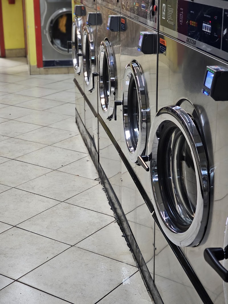 Xpressway Laundromat Vending Machine Location