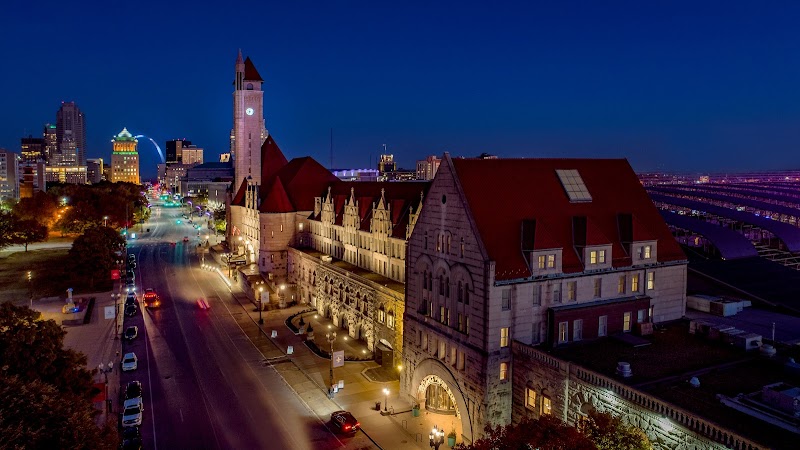 St. Louis Union Station Hotel, Curio Collection by Hilton Vending Machine Location