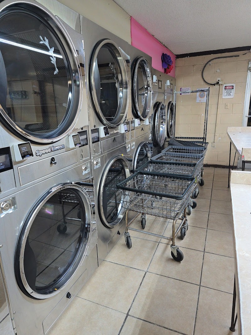 Sunshine Laredo's Laundromat Vending Machine Location
