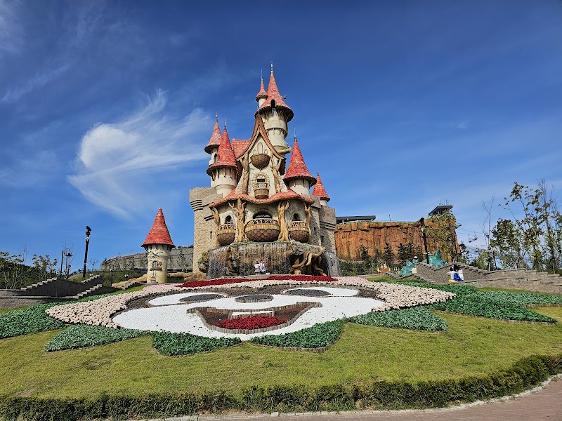 Lotte World Adventure Busan Vending Machine Location
