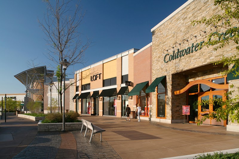 Summit Mall Vending Machine Location