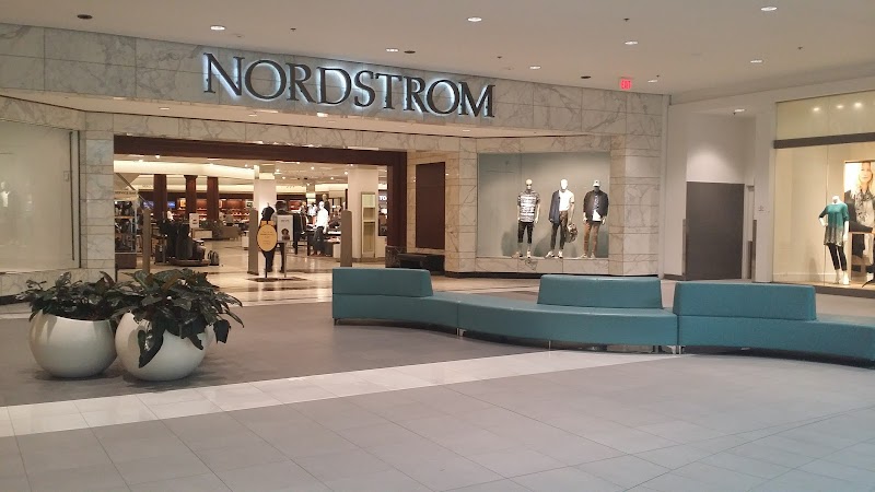 Fashion Centre at Pentagon City Vending Machine Location