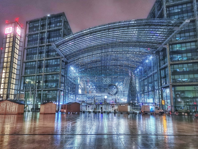 Berlin Hauptbahnhof Vending Machine Location