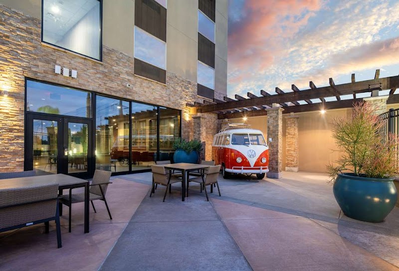 SunCoast Park Hotel Anaheim Resort, Tapestry by Hilton Vending Machine Location