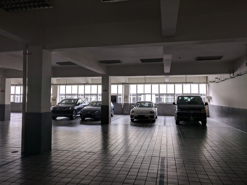 Chengdu Xinshuangli Automobile Co.,Ltd. Vending Machine Location