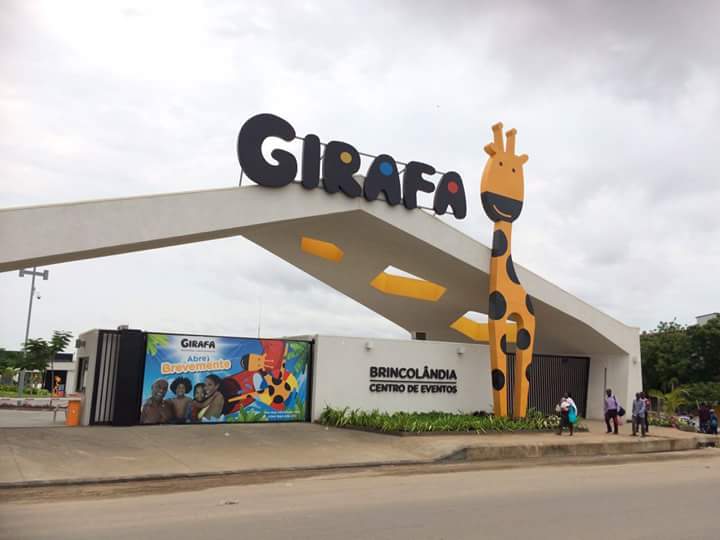 Complexo Girafa Vending Machine Location