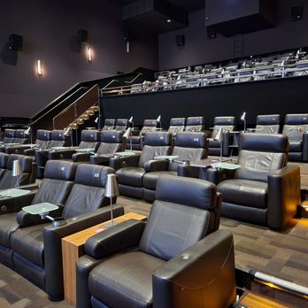 Cinépolis Luxury Cinemas Coconut Grove Vending Machine Location