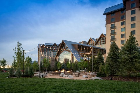 Gaylord Rockies Resort & Convention Center Vending Machine Location