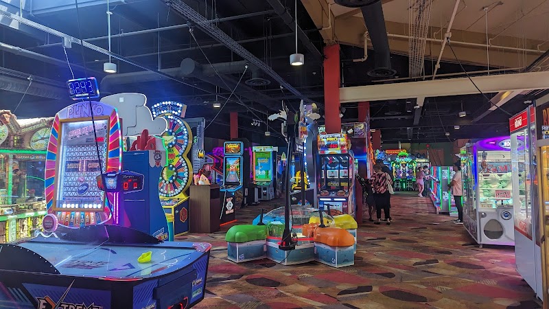 Round1 Bowling & Arcade - Lakewood Vending Machine Location