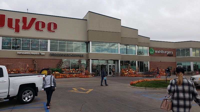 Hy-Vee Grocery Store Vending Machine Location