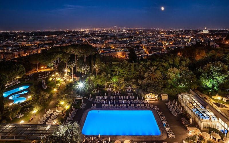 Rome Cavalieri, A Waldorf Astoria Hotel Vending Machine Location
