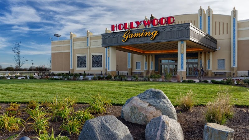 Hollywood Gaming at Dayton Raceway Vending Machine Location