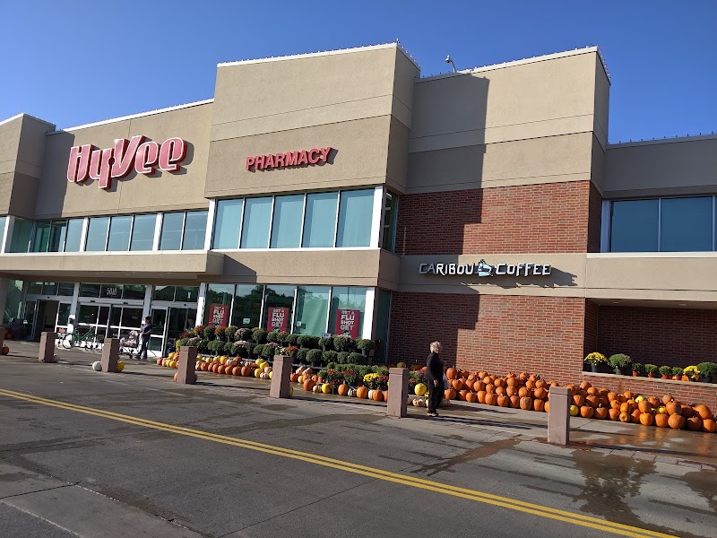 Hy-Vee Grocery Store Vending Machine Location