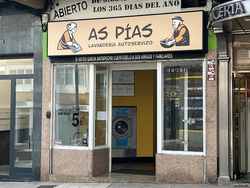 Lavandería autoservicio - Coin Laundry - As Pías (Santiago de Compostela) Vending Machine Location