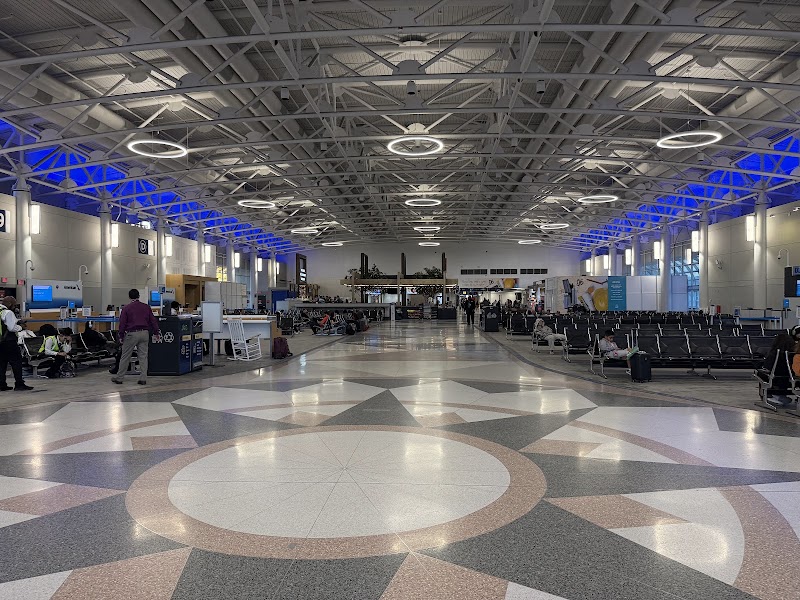 Charlotte Douglas International Airport Vending Machine Location