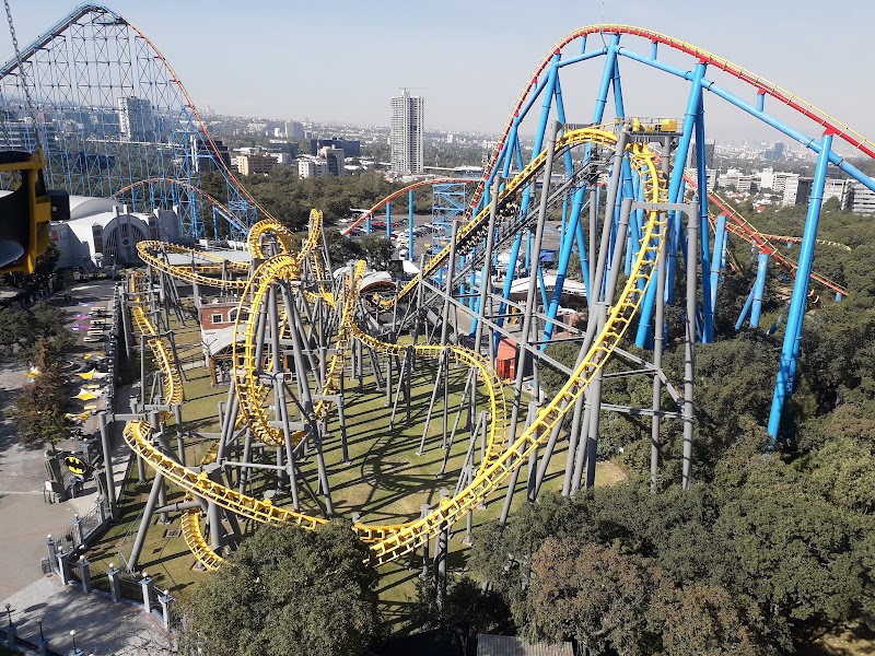 Six Flags México Vending Machine Location